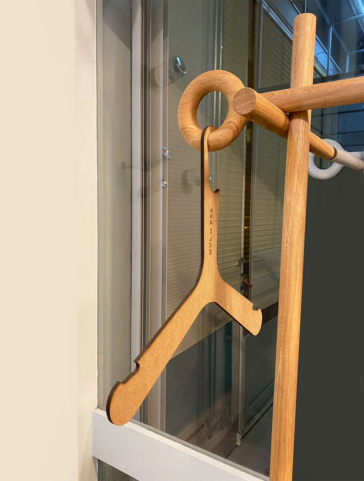 Boomerhanger